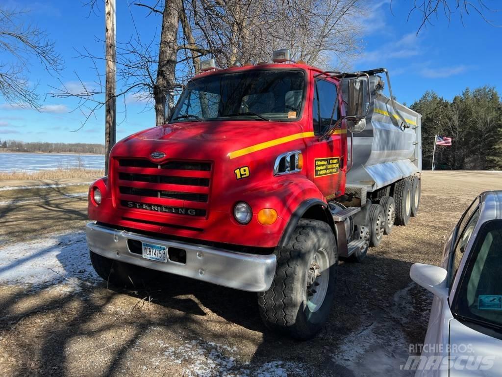 Sterling L 7500 Самоскиди