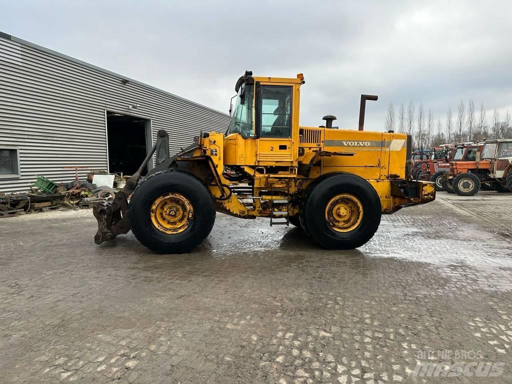 Volvo L120C Фронтальні навантажувачі