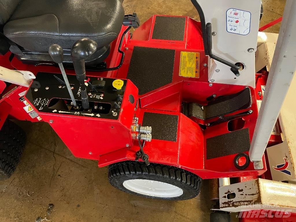 Ventrac 3100 Самохідні газонокосарки