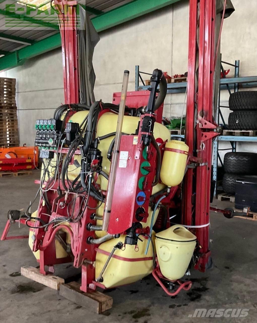 Hardi Master 1200 Причіпні обприскувачі