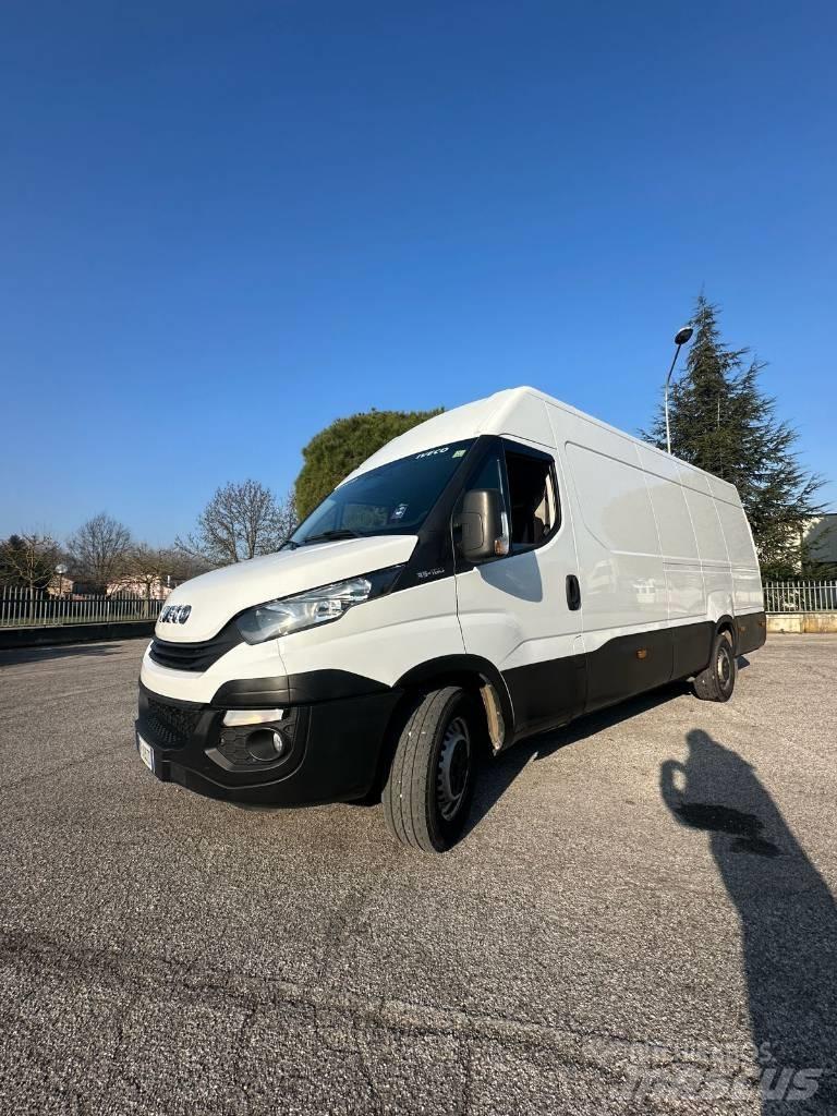 Iveco Daily 35 S16 Панельні фургони