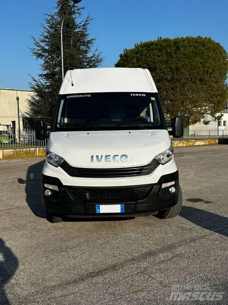 Iveco Daily 35 S16 Панельні фургони
