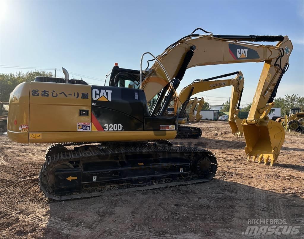 CAT 320 D L Гусеничні екскаватори