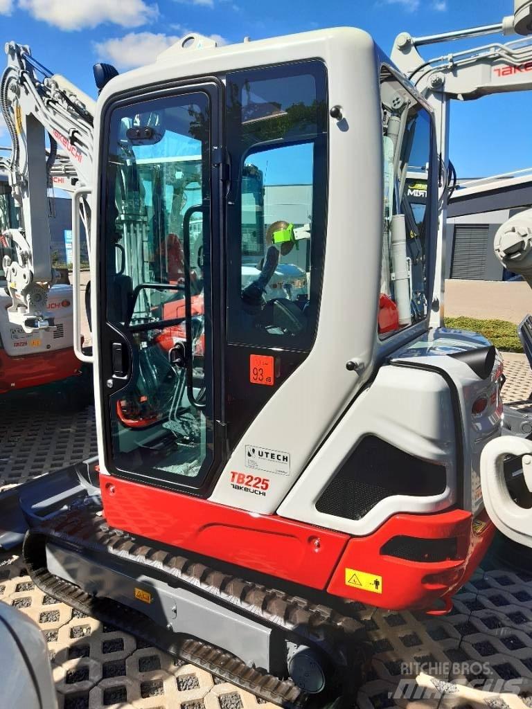 Takeuchi TB225 V3 Міні-екскаватори < 7т