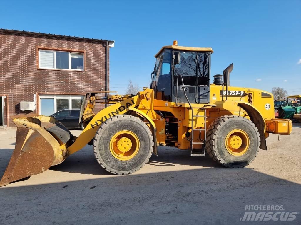 Hyundai HL 757-7 Фронтальні навантажувачі
