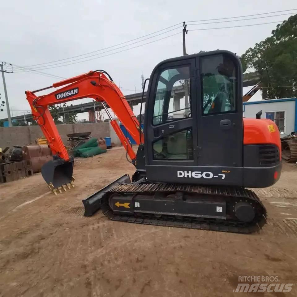 Doosan DH60-7 Гусеничні екскаватори