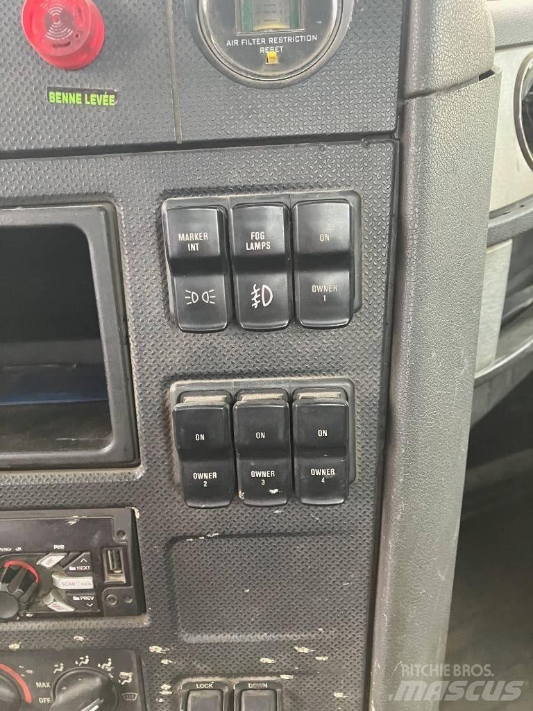 CAT CT 660 Контейнеровози