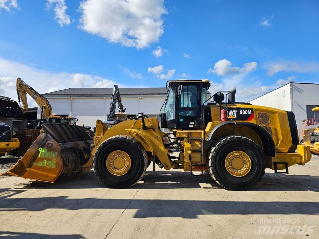 CAT 980M Фронтальні навантажувачі