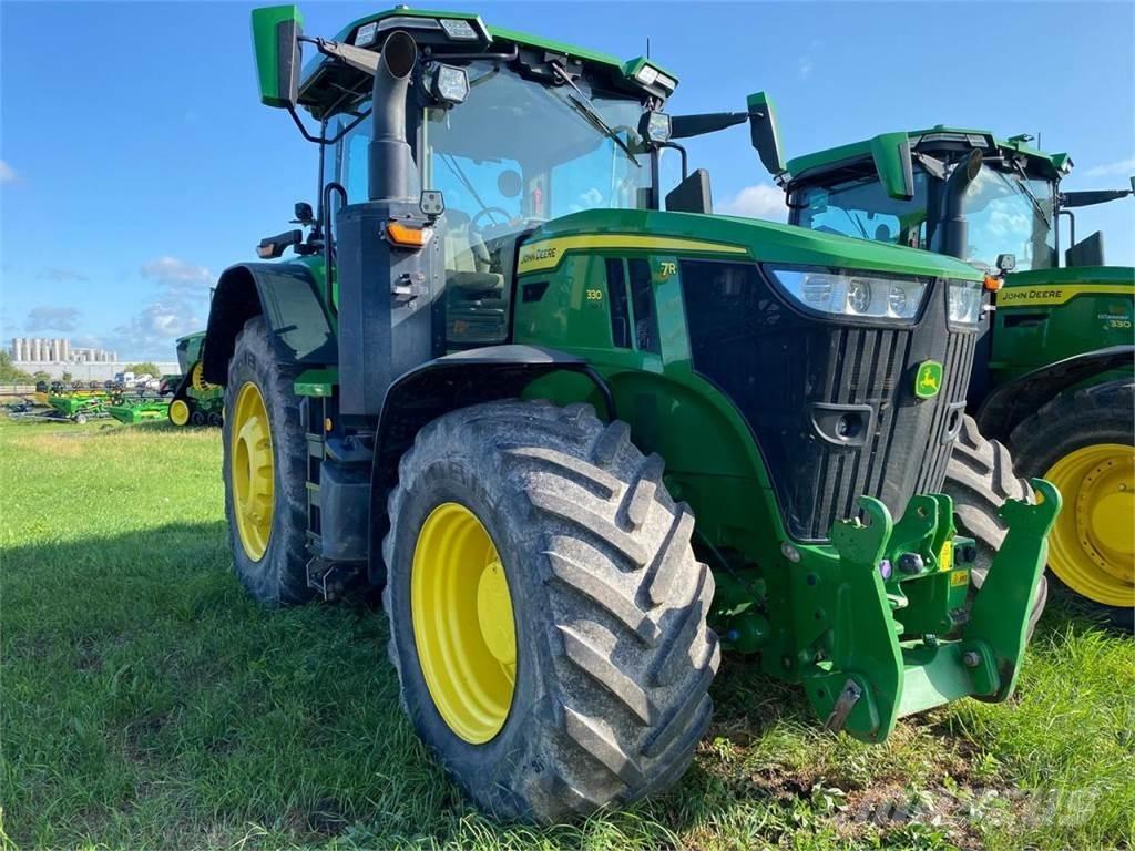 John Deere 7R 330 Трактори
