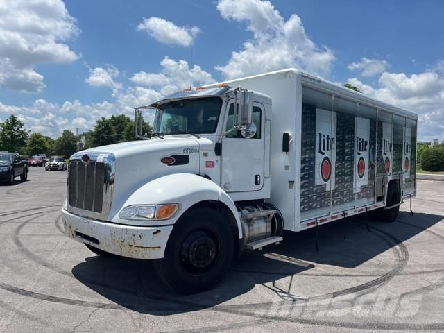 Peterbilt 337 Вантажівки для доставки напоїв