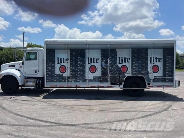 Peterbilt 337 Вантажівки для доставки напоїв
