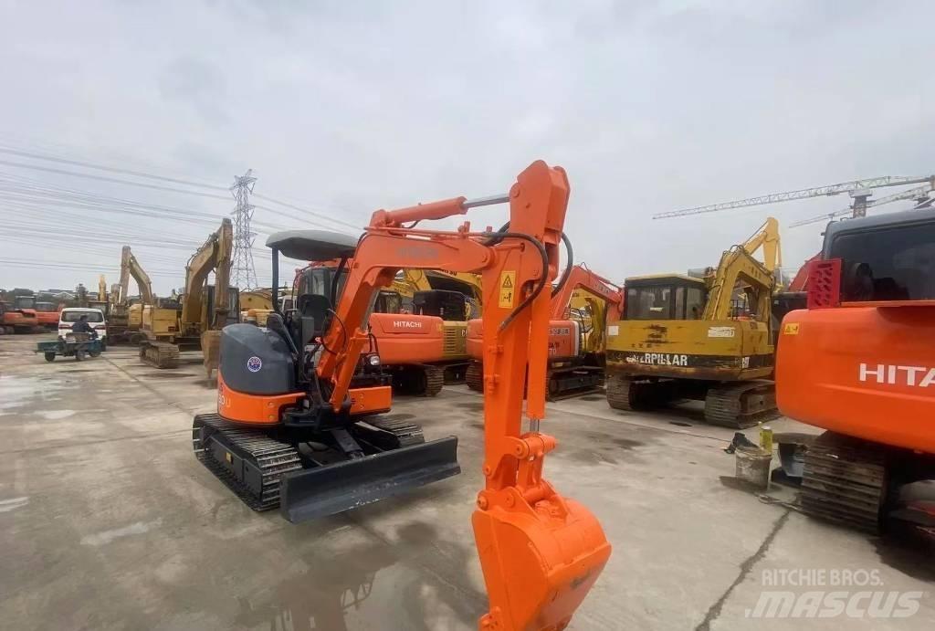 Hitachi 30 Гусеничні екскаватори
