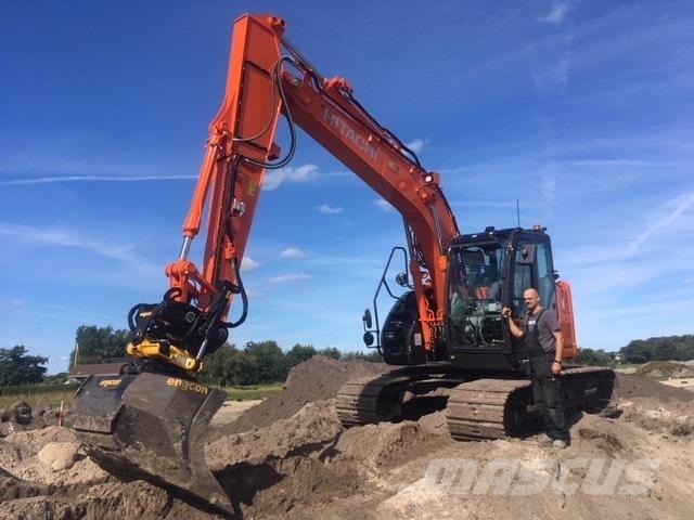 Hitachi ZX 135 US-6 Гусеничні екскаватори
