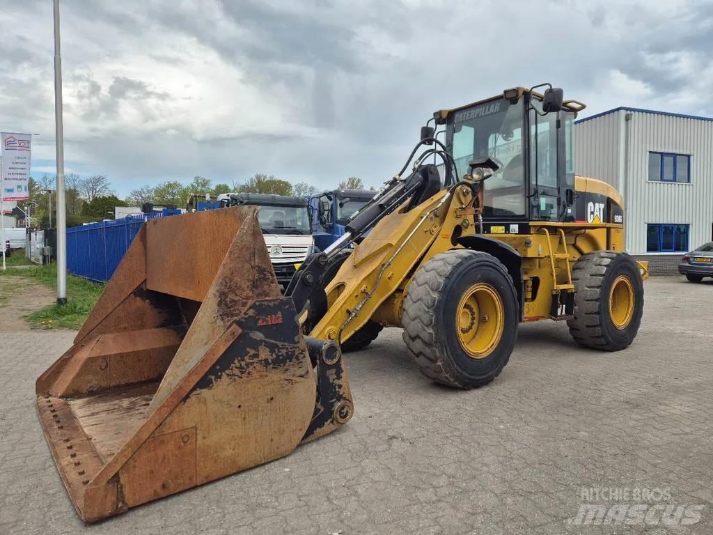 CAT 930G Фронтальні навантажувачі