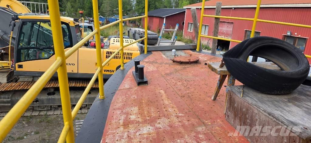  Monni Hinaaja Човни / баржі