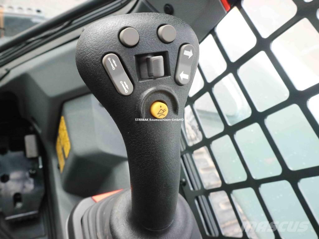 Bobcat T 76 Гусеничні вантажники