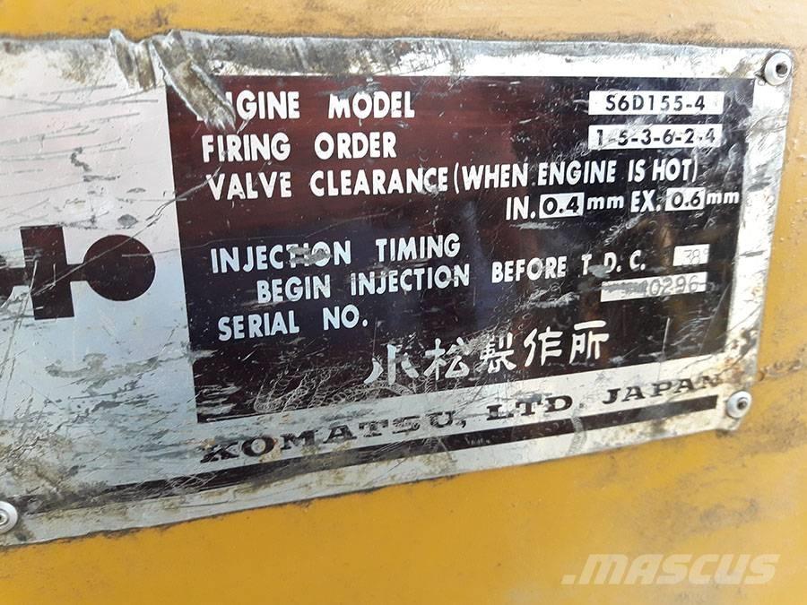 Komatsu D 155 A-1 Гусеничні бульдозери