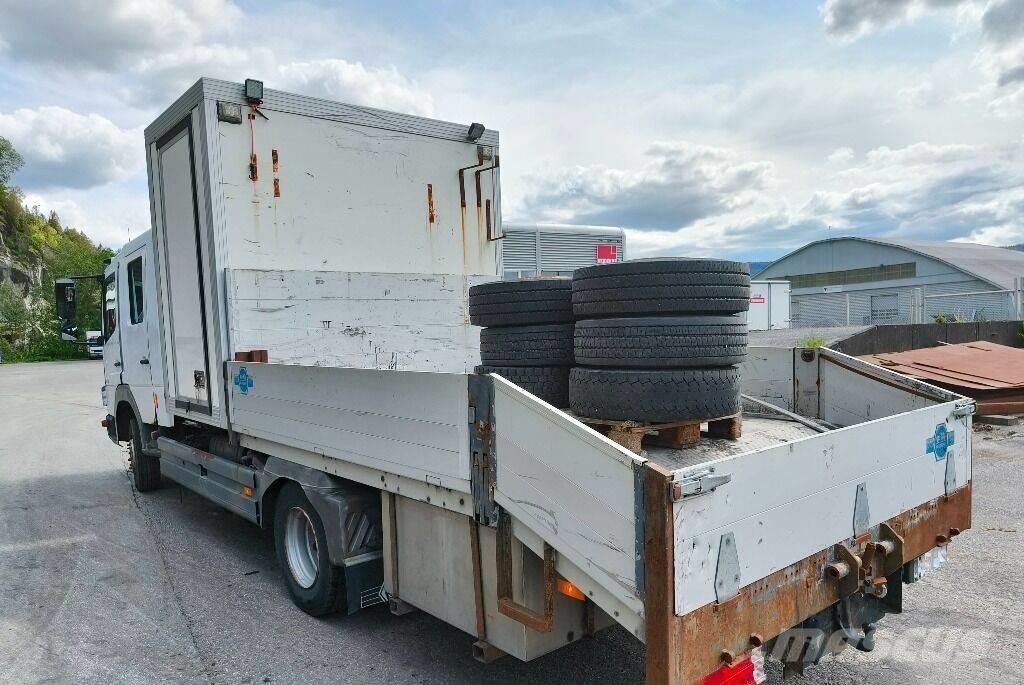 Mercedes-Benz 1018 Фургони