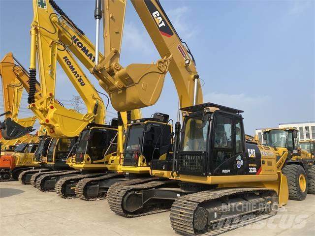 CAT 323 D L Гусеничні екскаватори