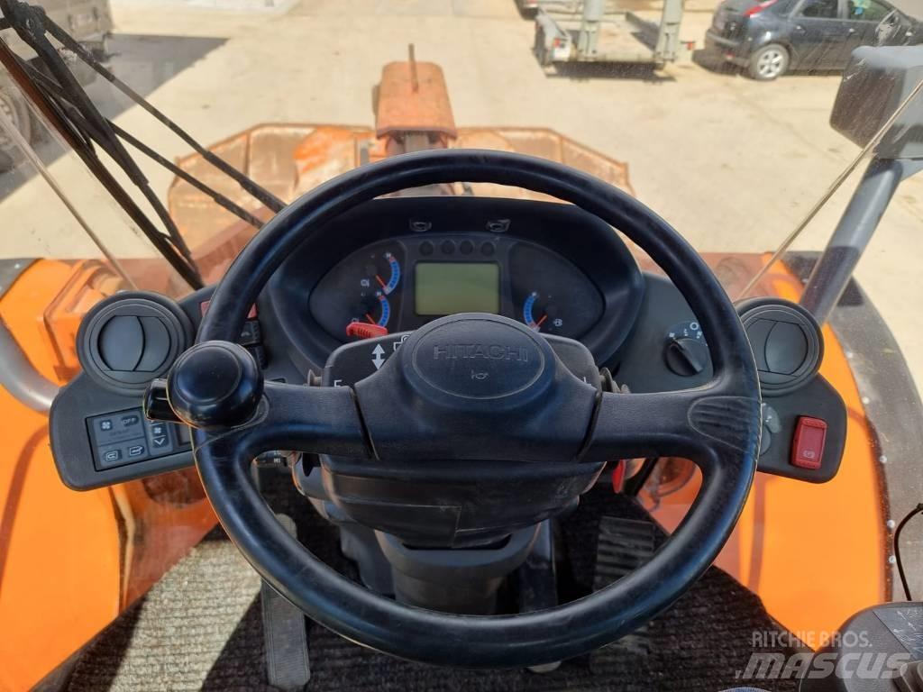Hitachi ZW 220 Фронтальні навантажувачі