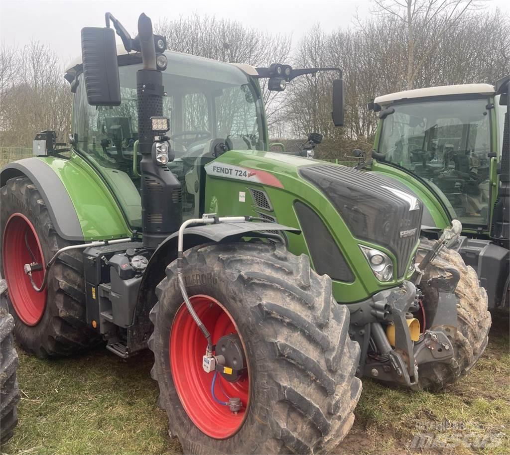 Fendt 724 Vario Трактори