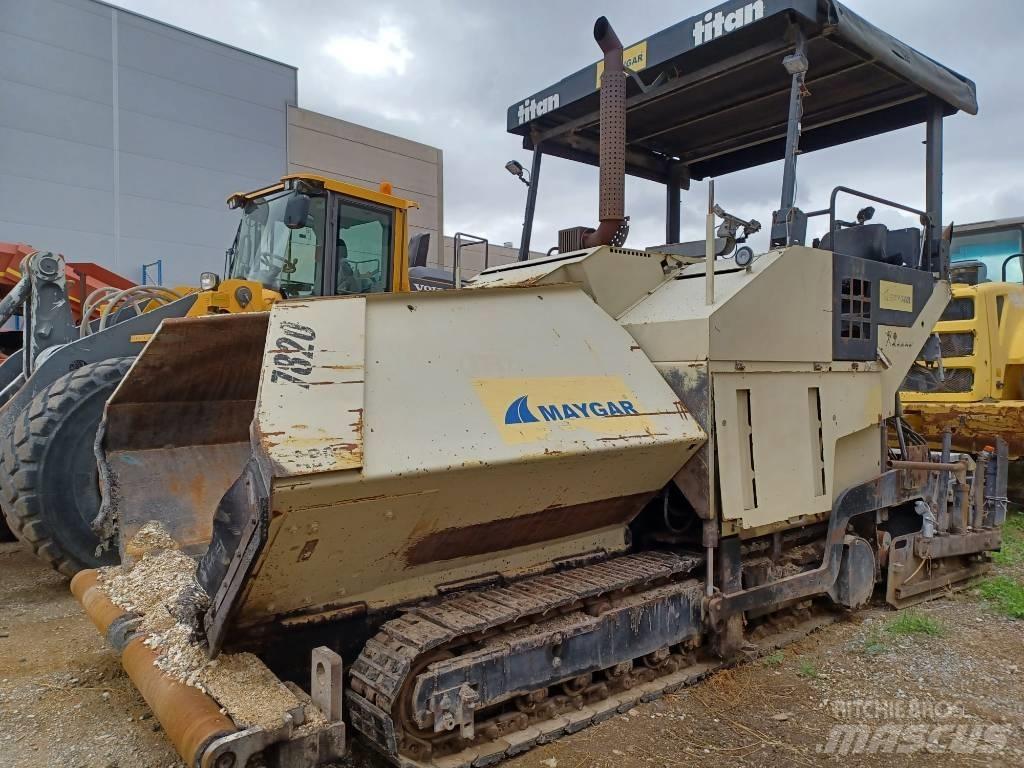 Titan 7820 Асфальтовкладачі