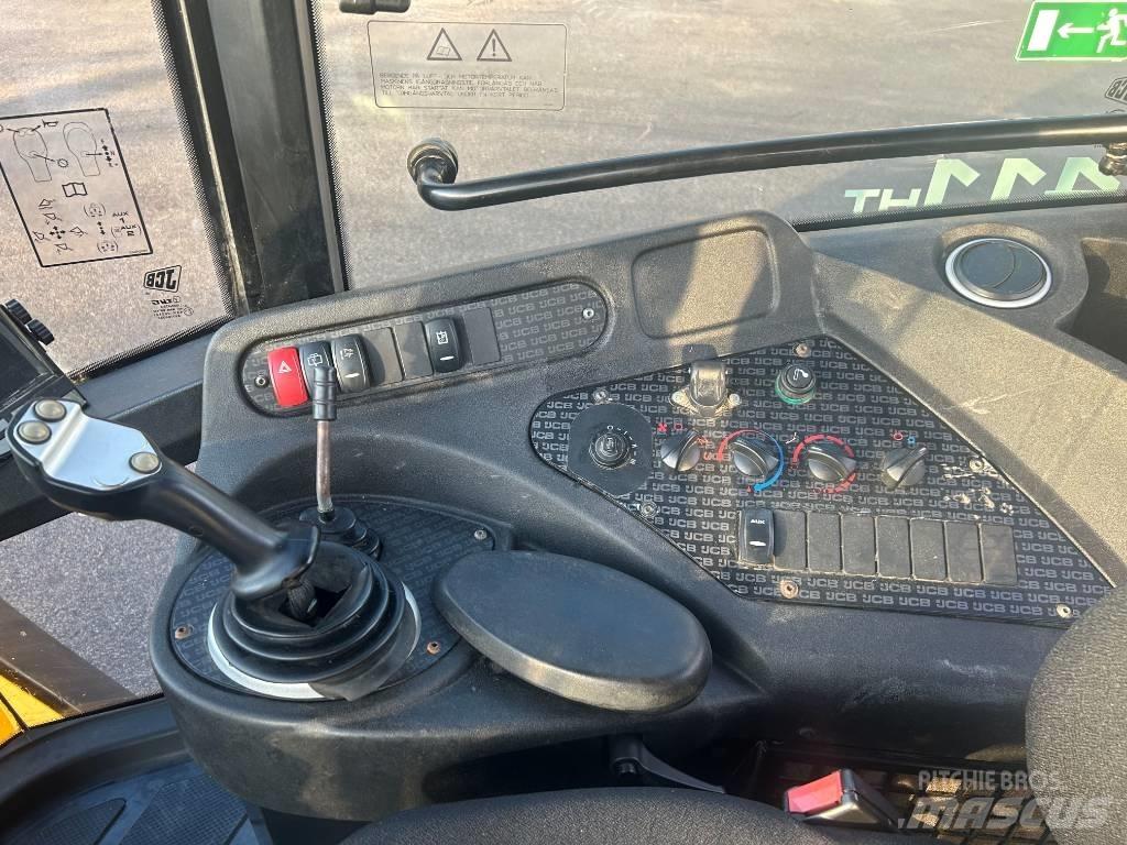 JCB 411 HT Фронтальні навантажувачі