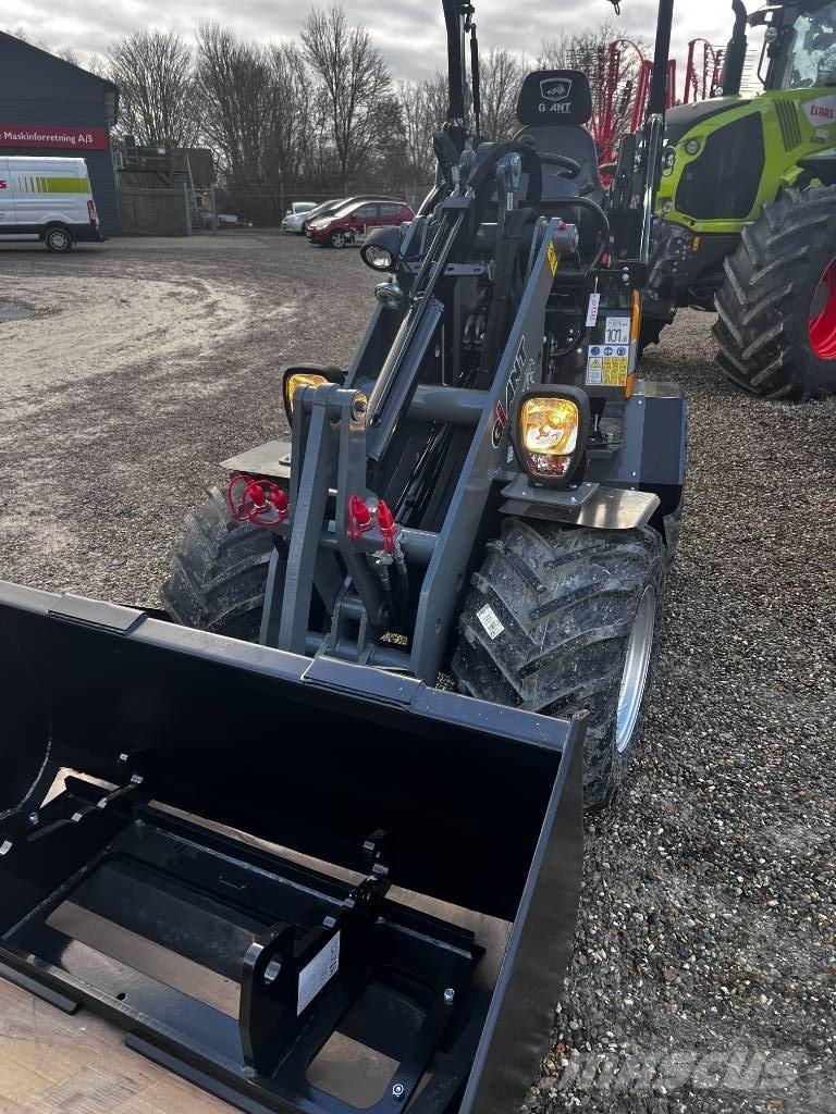 GiANT G 1500 HD Малі навантажувачі