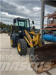Komatsu WA80M-8 Малі навантажувачі