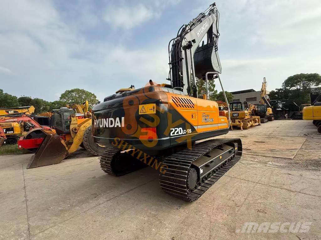 Hyundai Robex 220-9 Гусеничні екскаватори