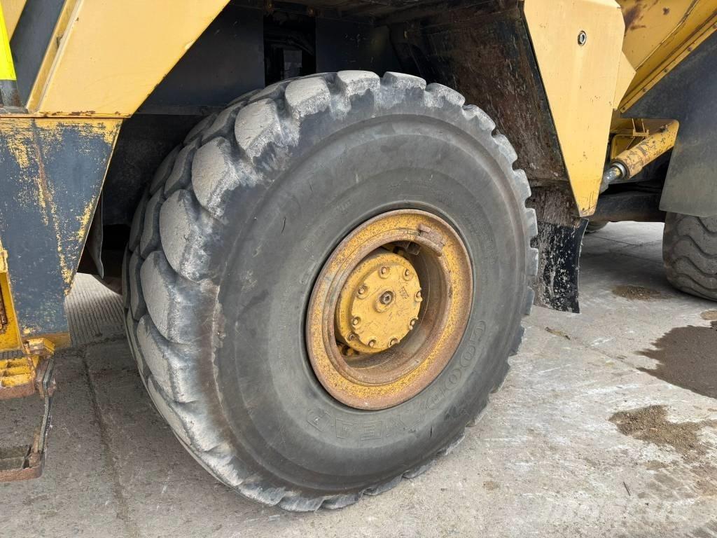 Komatsu HM 350-1 Зчленовані самоскиди