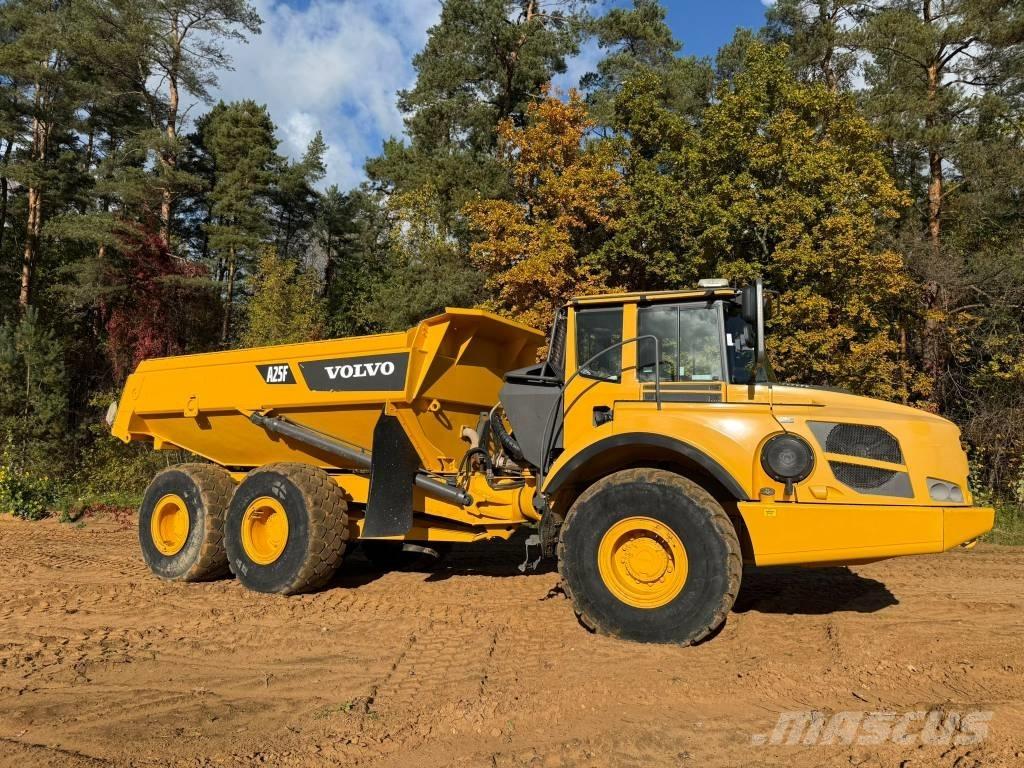 Volvo A 25 F Зчленовані самоскиди