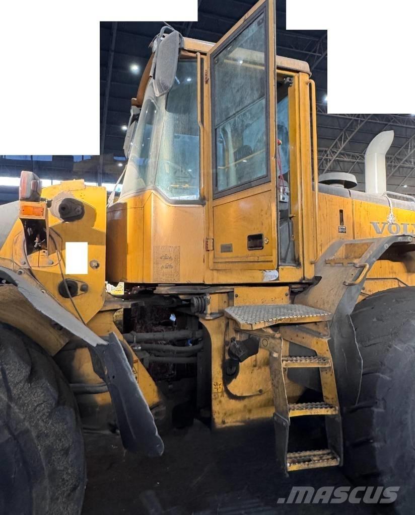 Volvo L 120 E Фронтальні навантажувачі