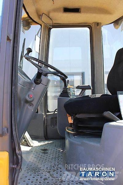 Volvo L30B Фронтальні навантажувачі