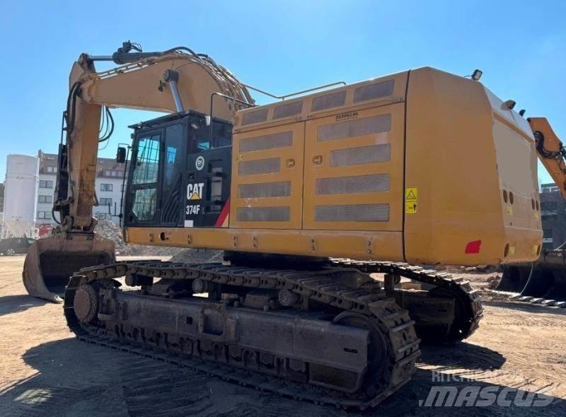 CAT 374FL Гусеничні екскаватори