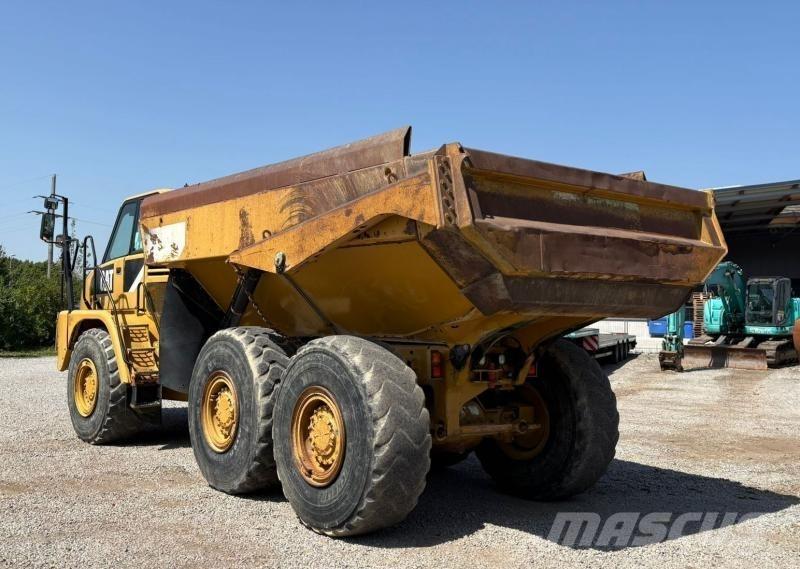 CAT 730 Зчленовані самоскиди