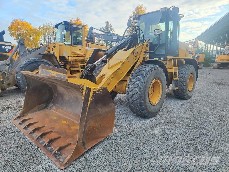 CAT 930G Фронтальні навантажувачі