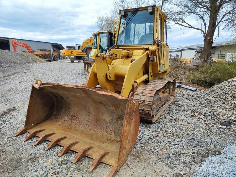 CAT 943 Гусеничні вантажники