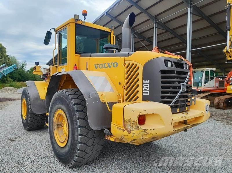 Volvo L120E Фронтальні навантажувачі