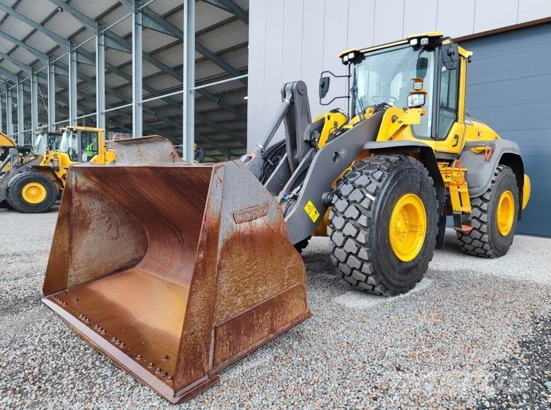 Volvo L120H Фронтальні навантажувачі