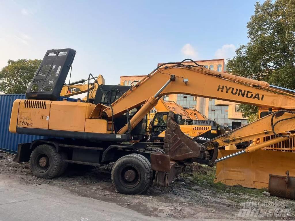 Hyundai R210W-7 Колісні екскаватори