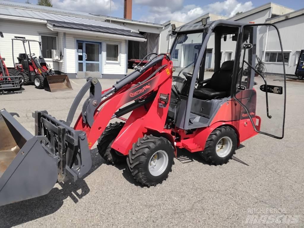 QuattroX 810 Малі навантажувачі
