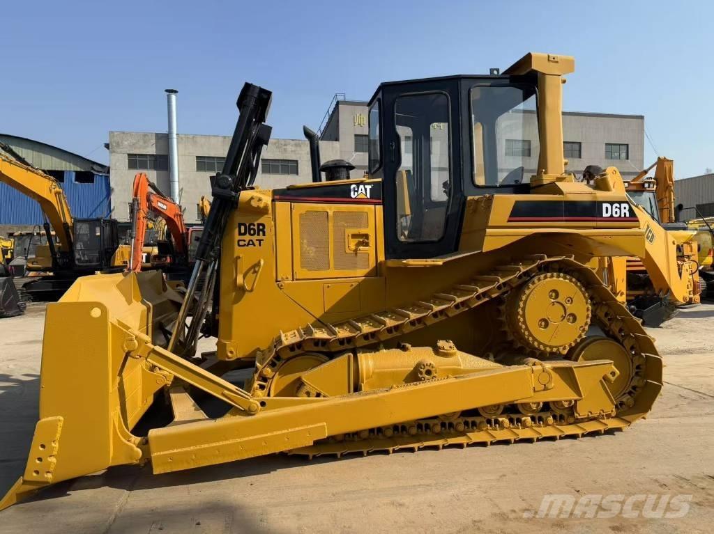 CAT D 6 R Гусеничні бульдозери