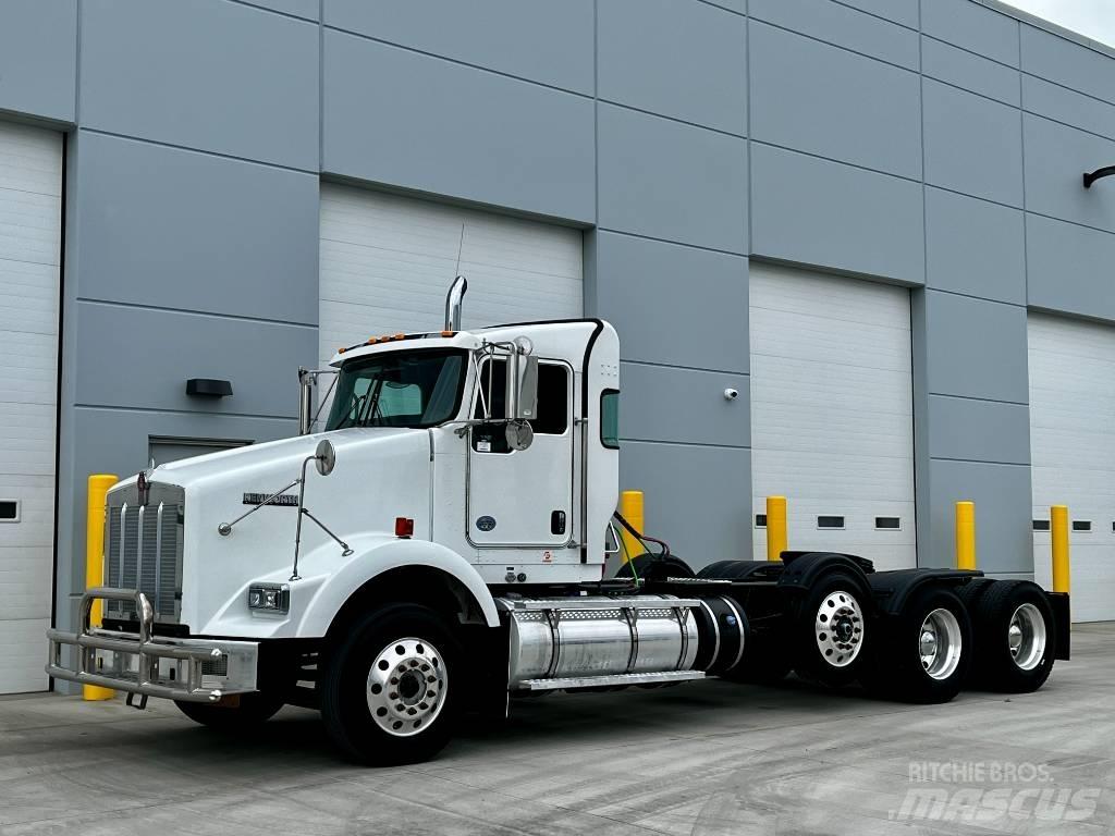 Kenworth T 800 Тягачі
