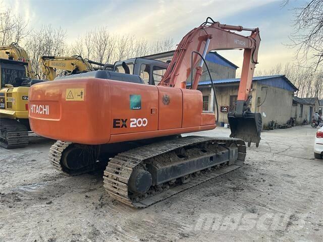Hitachi EX200 Гусеничні екскаватори