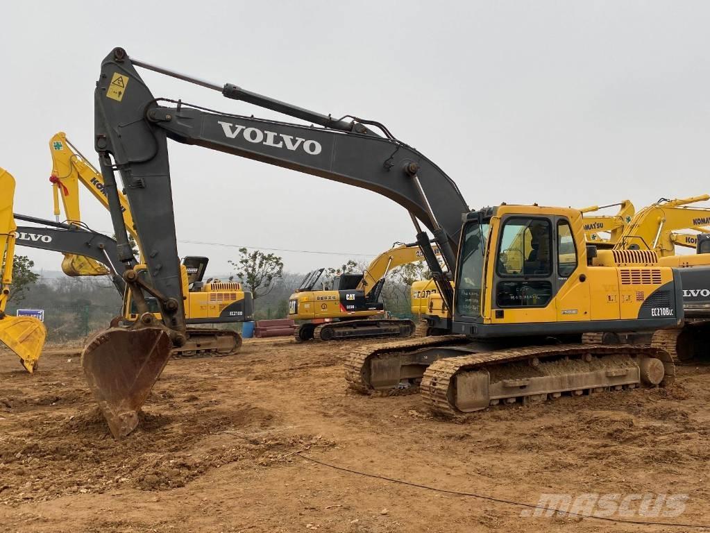 Volvo EC210B Гусеничні екскаватори