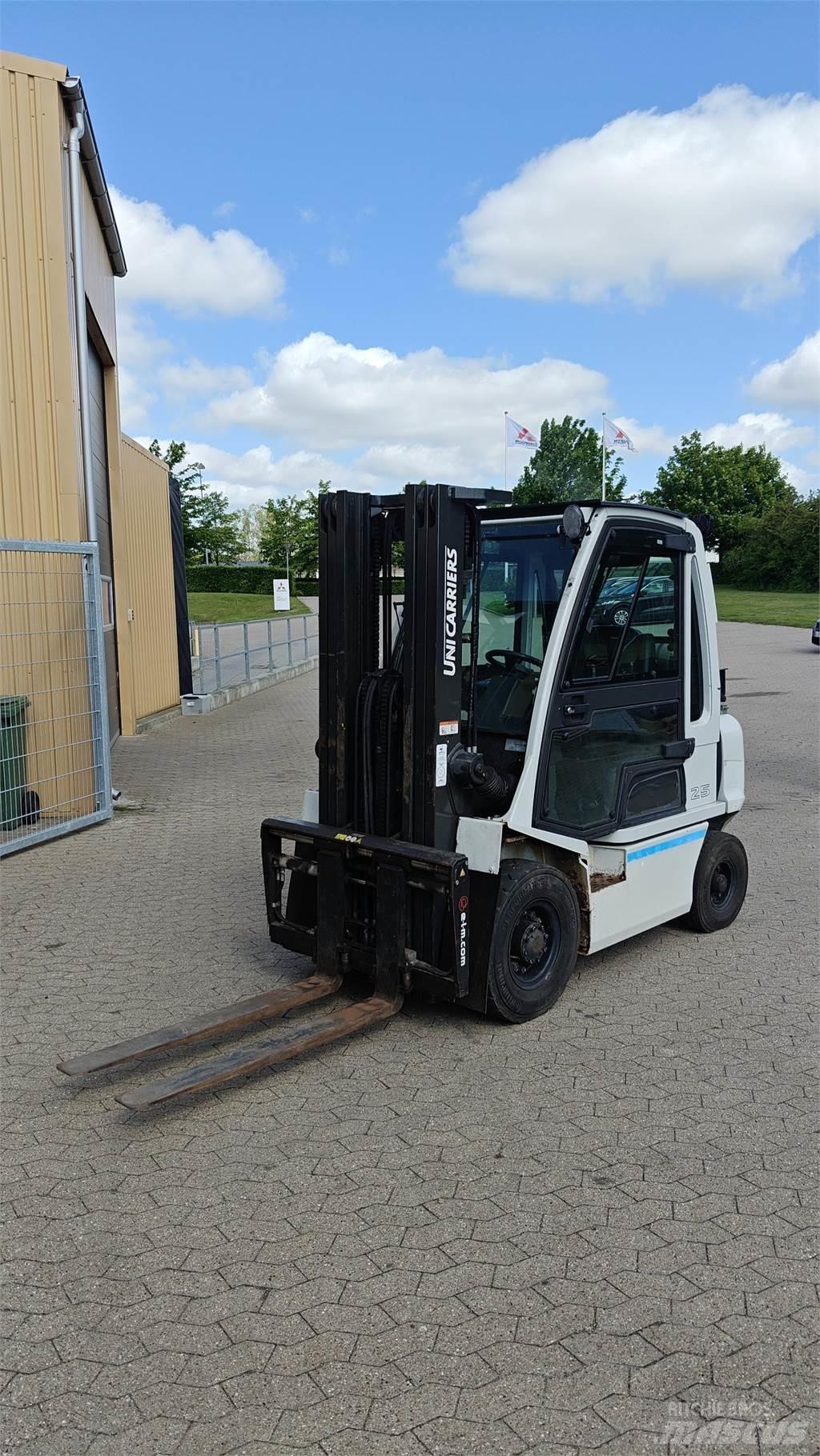 UniCarriers DX20 Газові навантажувачі