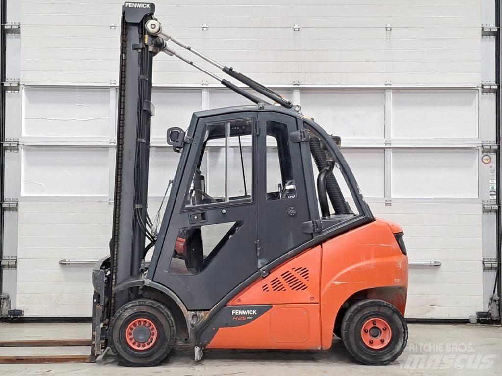 Linde H25D-02 Дизельні навантажувачі