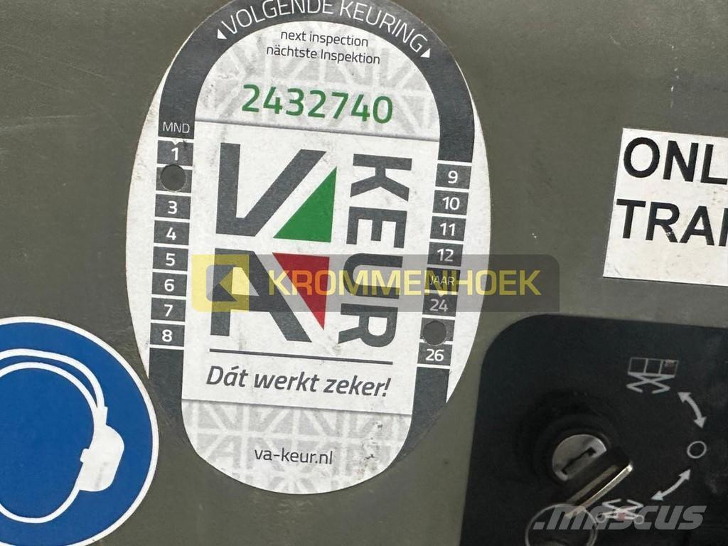 JLG M 3369 Підйомники-ножиці