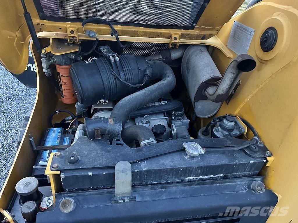 JCB 190THF Малі навантажувачі